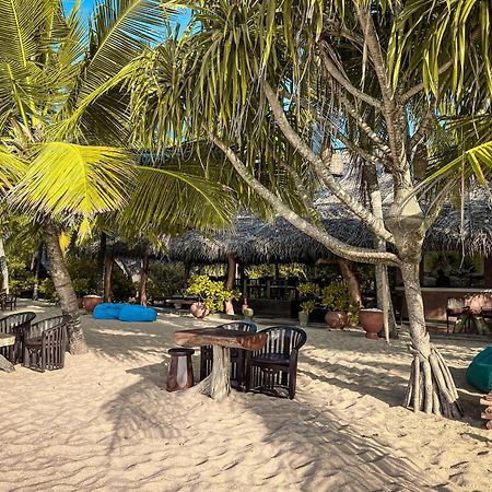 Mangrove Beach Cabana Тангале Екстериор снимка