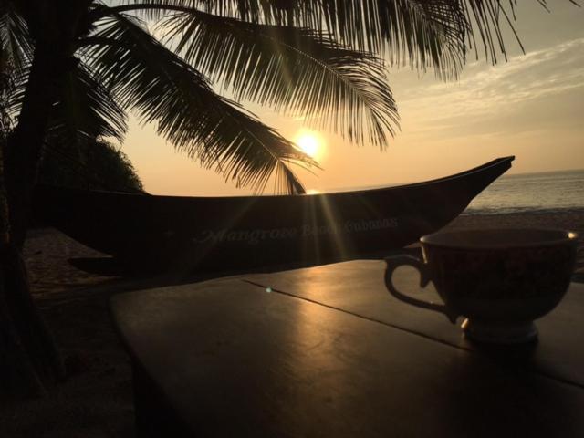 Mangrove Beach Cabana Тангале Екстериор снимка