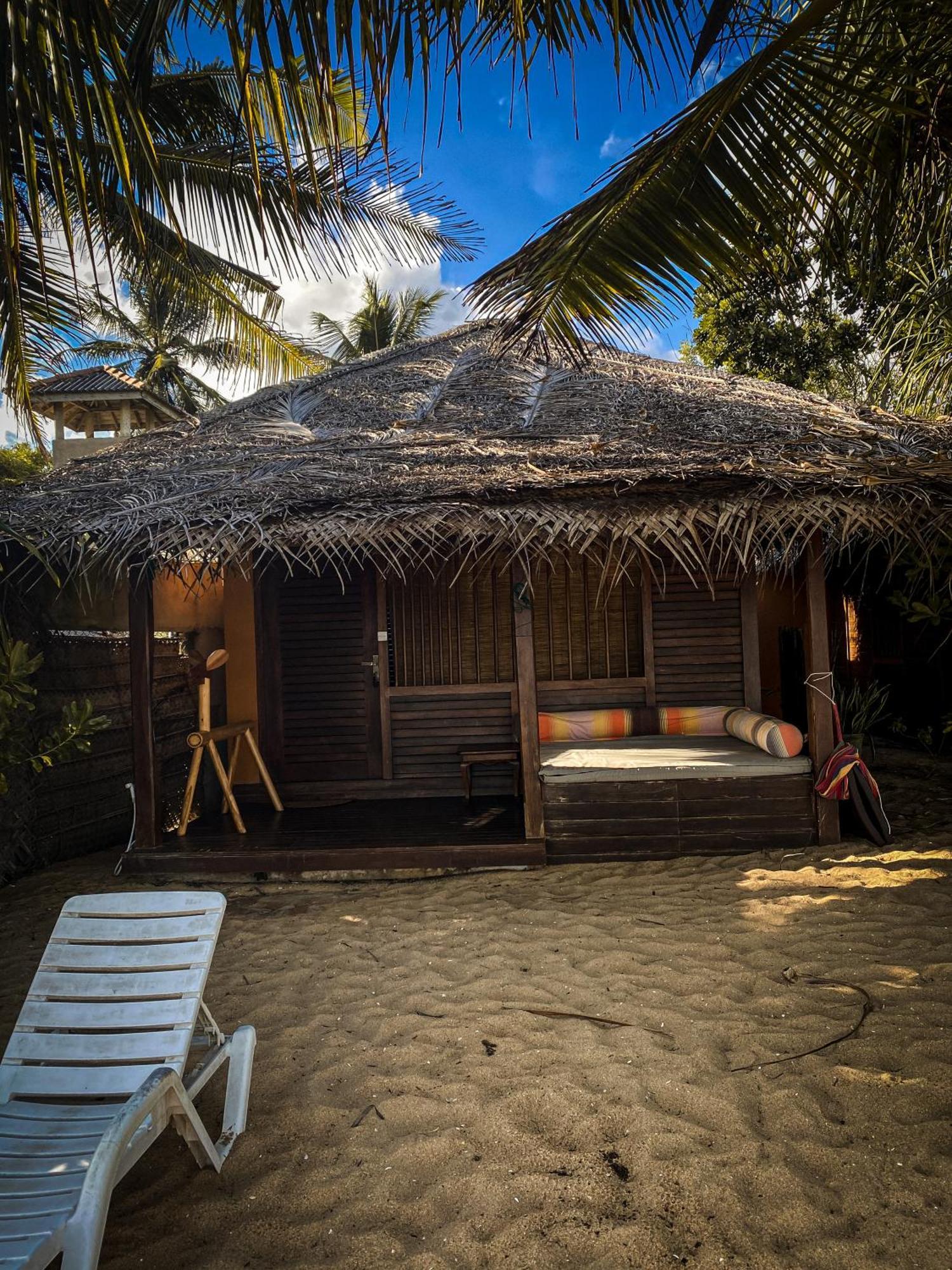 Mangrove Beach Cabana Тангале Екстериор снимка