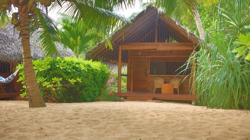 Mangrove Beach Cabana Тангале Екстериор снимка