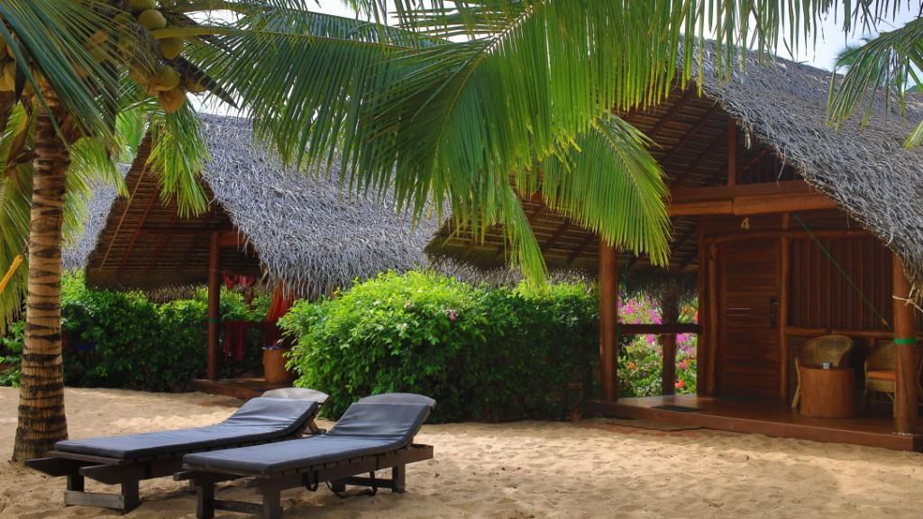 Mangrove Beach Cabana Тангале Екстериор снимка