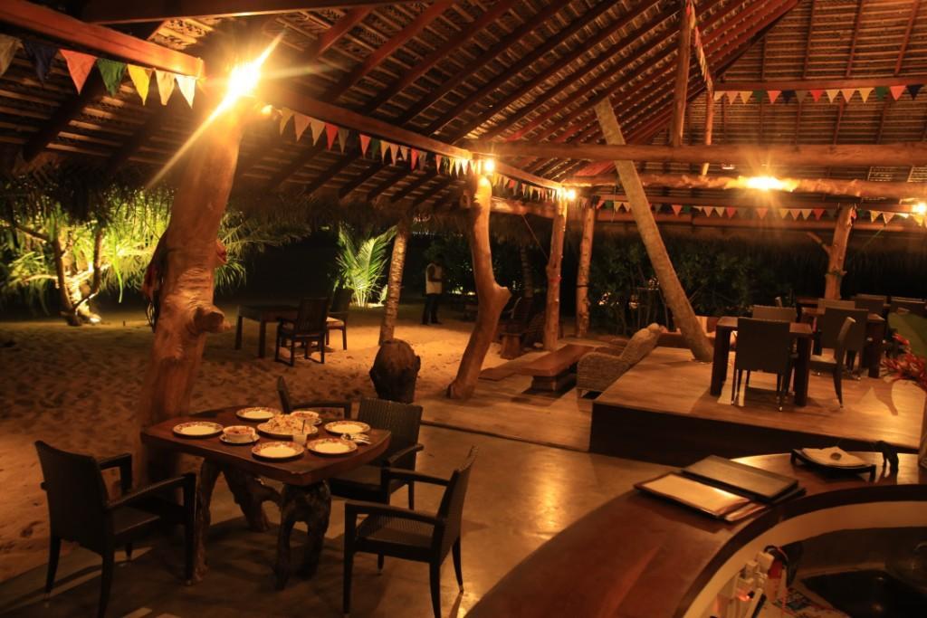 Mangrove Beach Cabana Тангале Екстериор снимка
