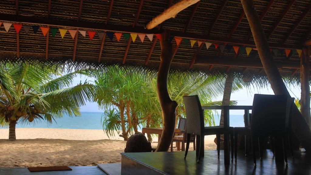 Mangrove Beach Cabana Тангале Екстериор снимка