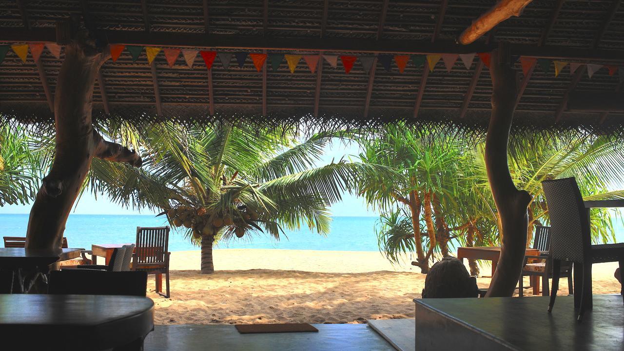 Mangrove Beach Cabana Тангале Екстериор снимка