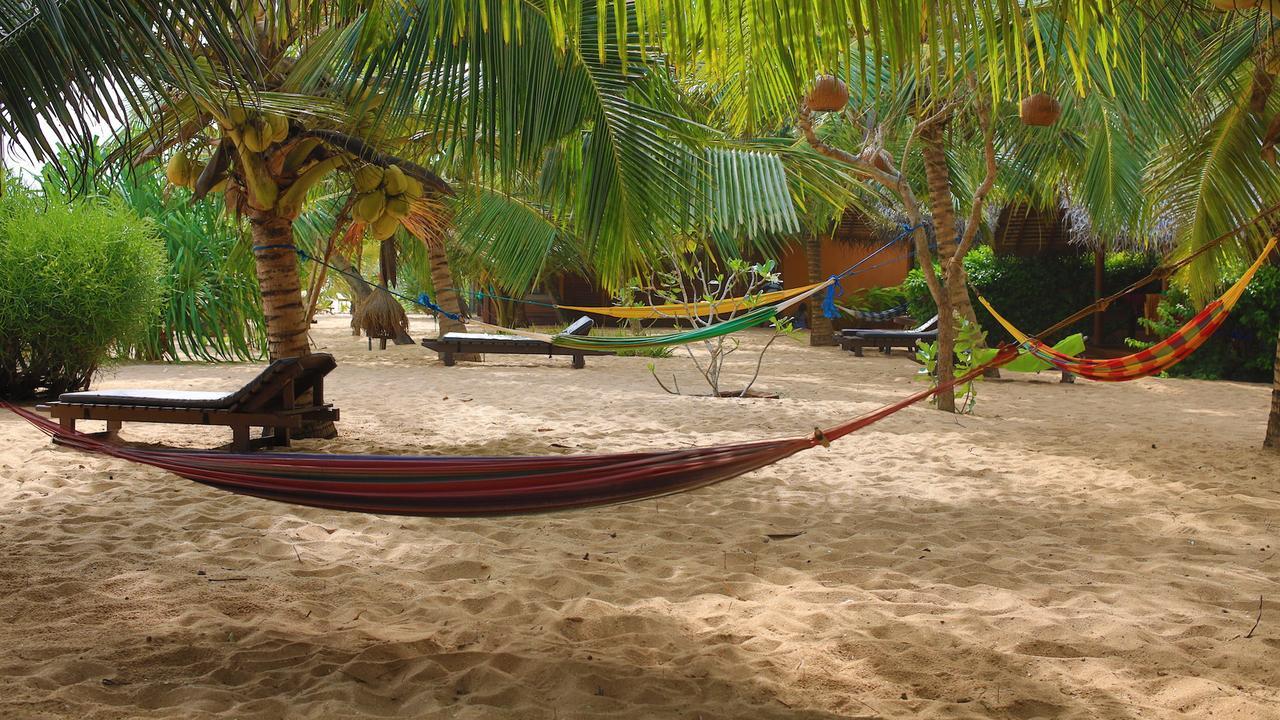 Mangrove Beach Cabana Тангале Екстериор снимка